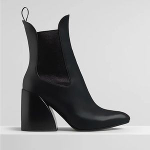Chloe Wave Chelsea Boots